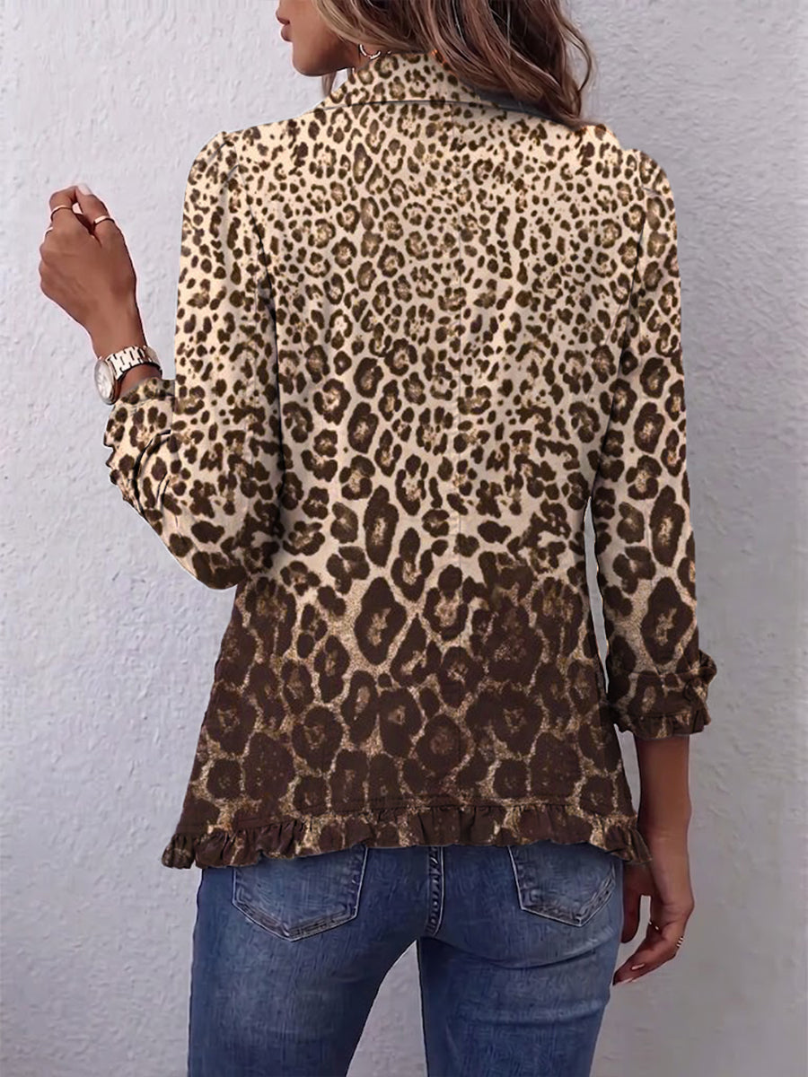 Mirta | Elegante chaqueta animal print con volantes femeninos